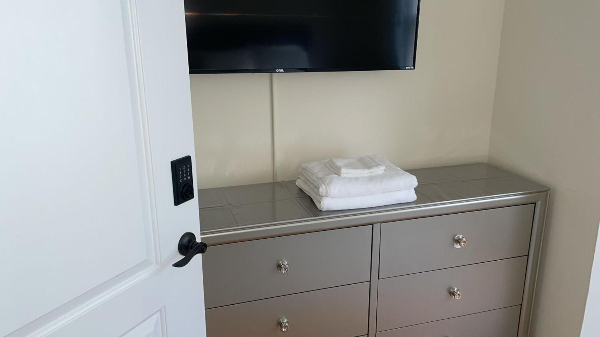 ニューアークOoohlala! 2 Beds And 2 Full Baths W/Free Parkingアパートメント エクステリア 写真